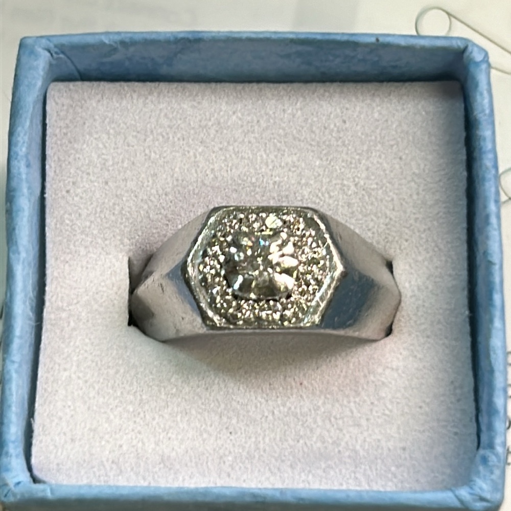 305091 Platinum Diamond Ring Sz 8.5 with appraisal